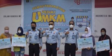 Bersama 3 BUMN, Rutan Pinrang Bantu Booth Container 4 Pelaku UMKM