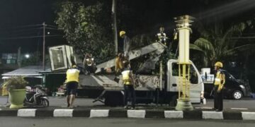 Dinas PUPR Parepare Benahi Lampu Hias Jalan