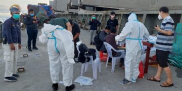 Kanim Parepare Periksa 23 Awak Kapal MV. Dux Benefit di Pelabuhan Garongkong