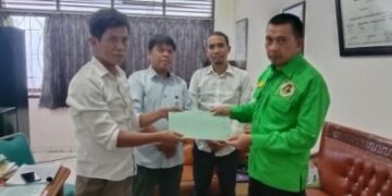 Ke Kantor KPU, Ketua DPC PPP Sidrap Serahkan SK Kepengurusan