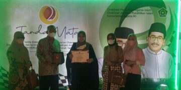 Peduli Keummatan dan Kemajuan PAI, Wali Kota Parepare Diganjar Penghargaan Oleh Kemenag RI