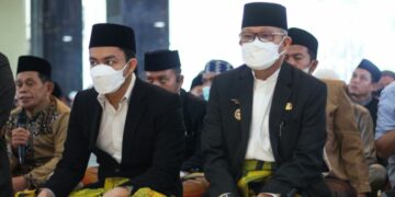 Dihadiri Ribuan Jemaah, Pelaksanaan Salat Idulfitri di Masjid Terapung BJ Habibie Berlangsung Khidmat