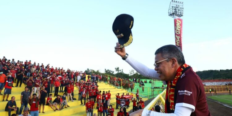 Ribuan Suporter Padati Stadion, Taufan Pawe Sampaikan Komitmen Majukan Persepakbolaan Sulsel