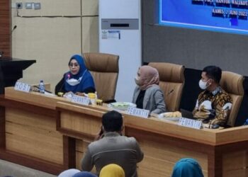 Erna Rasyid Taufan Tampil Cakap Jadi Host Dialog Interaktif LGBT