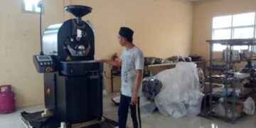 Dukung Peningkatan Kualitas Produksi Kopi, Gubernur Sulsel Salurkan Mesin Pengolahan Kopi untuk IKM di Luwu