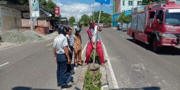 Diduga Mengantuk, Guru Tabrak Penunjuk Jalan di Jendral Sudirman