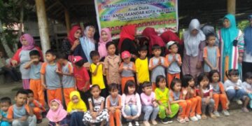 TK. H. Andi Iskandar Gelar Karyawisata dan Pelepasan Anak Didik di Paputo Beach