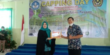 Hadiri Capping Day Akademi Keperawatan Fatimah, Ini Pesan Ketua TP PKK Kota Parepare