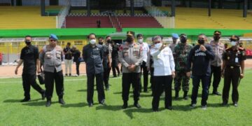 Wali Kota Parepare Dampingi Kapolda Tinjau Kesiapan Stadion GBH