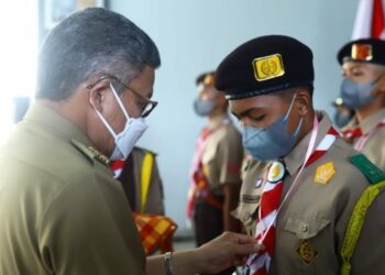 Ketua Majelis Pembimbing Kwarcab Gerakan Pramuka Kota Parepare, Dr HM Taufan Pawe melepas 18 orang kontingen Pramuka Kwartir Cabang Parepare untuk mengikuti Jambore Nasional XI 2022 di Cibubur, Jakarta Timur, Senin (1/8/2022).