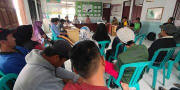 Bahas Mekanisme Pasar, Pemuda Batupapan dan Aparat Desa Gelar Musyawarah