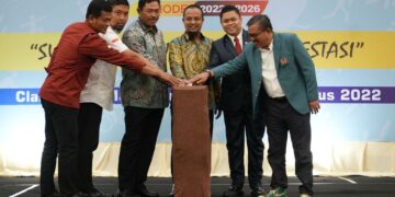 Pelantikan Pengurus KONI Sulsel 2022-2026, Andi Sudirman Dorong Olahraga Jadi Industri