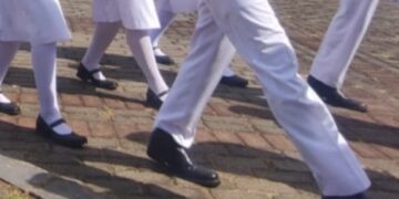 Tugas Kibarkan Bendera, Sepatu Anggota Paskibraka Terlepas