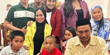 Viral Bocah SD Diduga Dikeluarkan dari Barisan Karena Baju Lusuh, Selebgram Sidrap Kumpulkan Bantuan