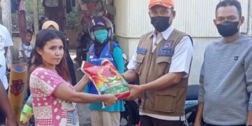 BPBD Parepare Serahkan Bantuan Pada Korban Kebakaran di Soreang