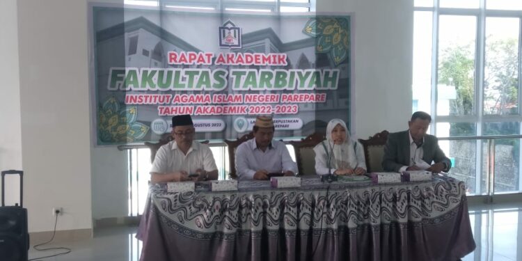 Rapat evaluasi proses pelaksanaan perkuliahan semester genap 2021/2022. Fakultas Tarbiyah IAIN Parepare.