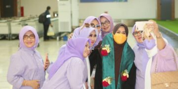 Erna Rasyid Taufan Borong Dua Penghargaan Internasional, FCC Sulsel Beri Kejutan di Bandara