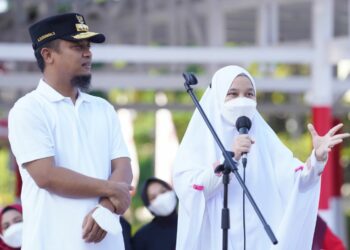 Gubernur dan Ketua PKK Sulsel Lepas Peserta Jalan Sehat Anti Mager