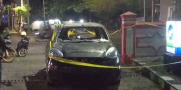 Mobil Mogok Depan Pintu Pertamina Perintis, Saat Diperiksa Terbakar