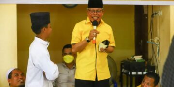 Uji Hafalan Alquran Santri, Taufan Pawe Serahkan Bantuan Uang Tunai di Ponpes Darul Lappae