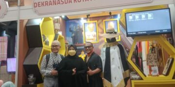 Stafsus Menteri PPPA Kagum Pelaku UMKM Parepare Manfaatkan Limbah Kerang di Pakaian