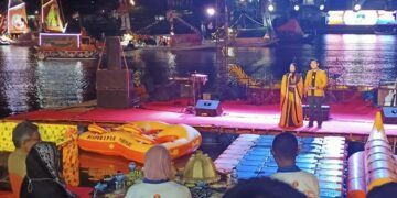 Bertema Etnik Islami, MC Festival Salo Karajae Tampil dengan Busana Karya Erna Rasyid Taufan