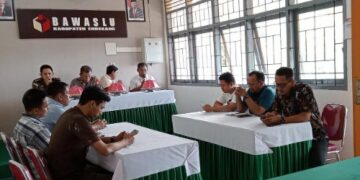 Bawaslu Enrekang dan Gakumpdu Gelar Rapat Perdana