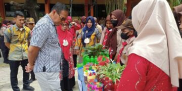 Siswa SMPN 2 Parepare Pamerkan Karya Hasil Olahan Limbah Sampah