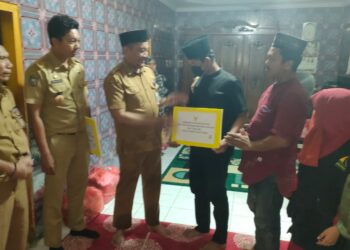 Turut Berduka, Gubernur Sulsel Beri Beasiswa kepada 2 Anak IRT yang Gantung Diri di Pinrang