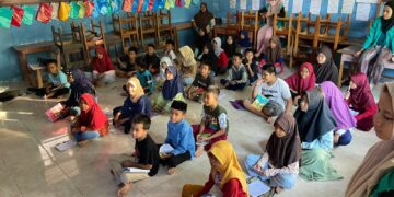Berbagi Pengetahuan Dasar Bahasa Inggris, KPM IAIN Parepare Menggelar English Camp di SDN 186 Rajang