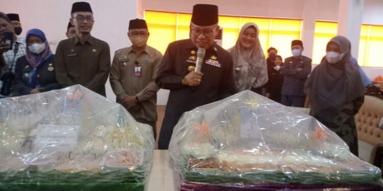 Wali Kota Parepare, Dr HM Taufan Pawe mendapat kejutan di hari ulang tahunnya, Jumat (14/10/2022).