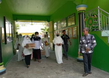 Peringati HSN 2022, DWP Kemenag Sidrap Berbagi Sembako ke Panti Asuhan