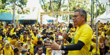 Peserta Jalan Sehat HUT Golkar Tembus 228 Ribu, Taufan Pawe Bakar Semangat Menangkan Airlangga di Pilpres 2024