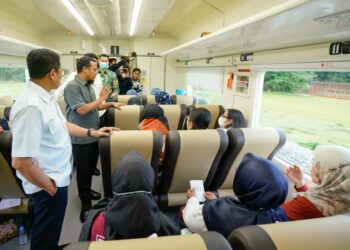 Lintasi Tujuh Stasiun, Gubernur Sulsel Jadi Penumpang dalam Pengoperasian KA Andalan Celebes