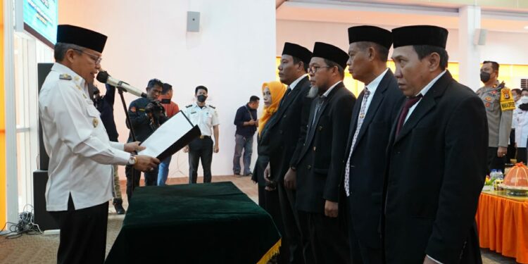 Wali Kota Parepare, Dr HM Taufan Pawe melantik Pimpinan Badan Amil Zakat Nasional (Baznas) Kota Parepare periode 2022-2027 di Auditorium BJ Habibie, Rumah Jabatan Wali Kota Parepare, Rabu (5/10/2022).