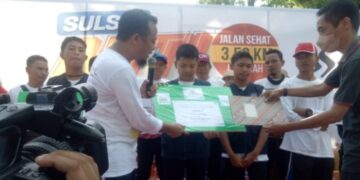 Juara di Thailand, Gubernur Sulsel Beri Penghargaan Siswa SMAN 4 Enrekang