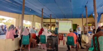 LP2M dan Mahasiswa KPM IAIN Parepare Latih Warga Mattirotasi Literasi Keuangan dan Pembukuan UMKM