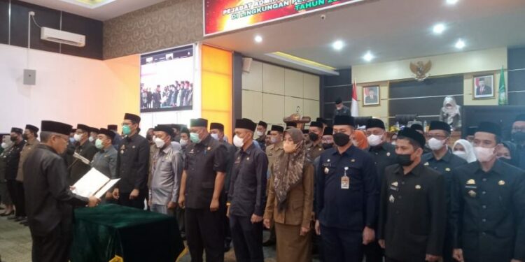 Prosesi pelantikan dan pengambilan sumpah berlangsung di Auditorium BJ Habibie, Rumah Jabatan Wali Kota Parepare, Jumat (14/10/2022).