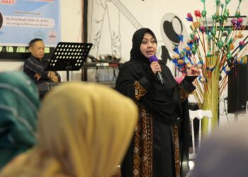 Erna Taufan Paparkan Keteladanan Rasulullah Muliakan Wanita di Hadapan Pengurus IWAPI Sulsel