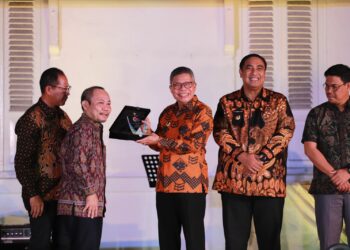 Kawasan Wisata Lumpue Masuk 500 Besar Desa Wisata ADWI, TV Peduli Parepare Raih Penghargaan dari KPID Award Sulsel 2022