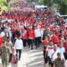 Sekitar 10 ribu masyarakat Kabupaten Gowa sangat antusias mengikuti jalan santai Sulsel Anti Mager di Lapangan Secata, Malino, Kabupaten Gowa, Sabtu (5/11/2022)