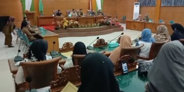 Ratusan Guru TK Swasta dan Yayasan di Sidrap Datangi DPRD
