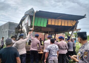 Cerita Ikbal, Warga Tegal Parepare saat Banjir Menerjang Rumahnya