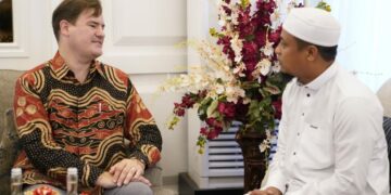 Tertarik di Bidang Perikanan dan Pendidikan, Tim Universitas Rodhe Island Temui Gubernur Sulsel