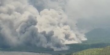 Keluarkan Awan Panas, Status Gunungapi Semeru Naik Level Menjadi ‘Awas’