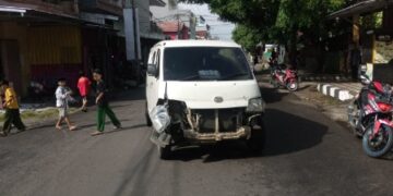 Diduga Karena Traffic Light Rusak, Dua Mobil di Parepare Terlibat Lakalantas