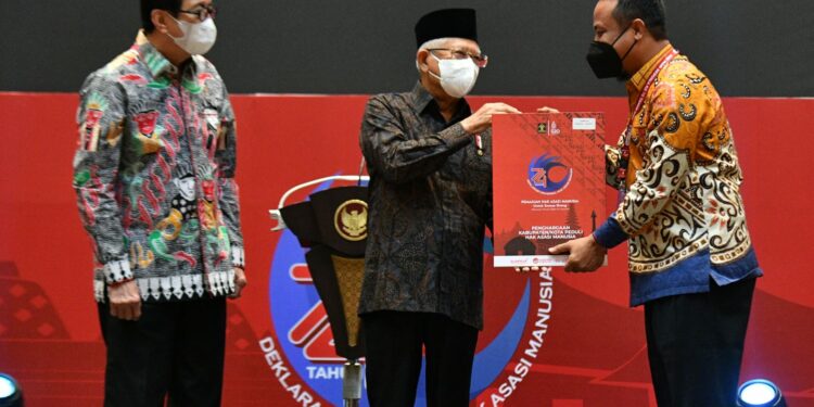 Penghargaan dari Kementerian Hukum dan HAM ini, diserahkan oleh Wakil Presiden RI, KH. Ma'ruf Amin pada Hari Hak Asasi Manusia Sedunia  di Hotel Sultan & Residence  Jl. Gatot Subroto, Jakarta, Senin (12/12/2022).