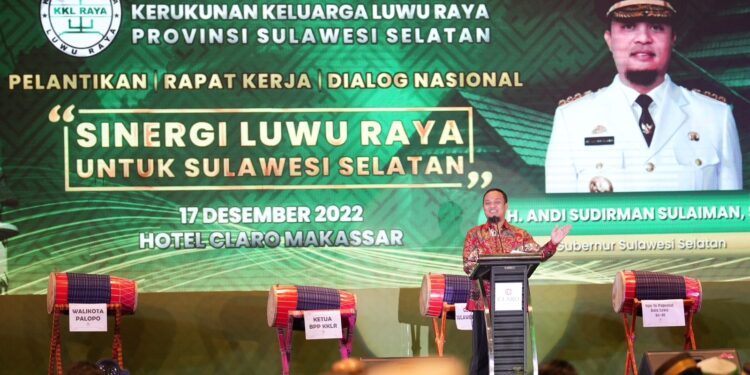 disampaikan Gubernur Andi Sudirman pada Pelantikan dan Rapat Kerja Badan Pengurus Wilayah Kerukunan Keluarga Luwu Raya Provinsi Sulsel Periode 2022-2027 di Hotel Claro, Sabtu (17/12/2022).