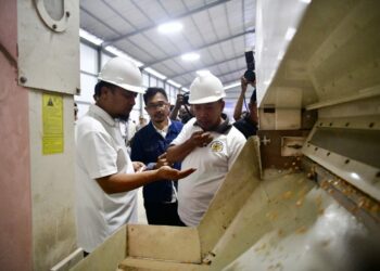 Andi Sudirman Resmikan Pabrik Benih Jagung di Maros