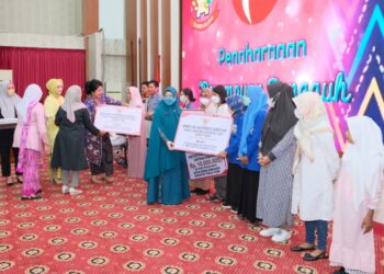 Maknai Peran Perempuan, Puncak Peringatan Hari Ibu Provinsi Sulsel Bertabur Bantuan
